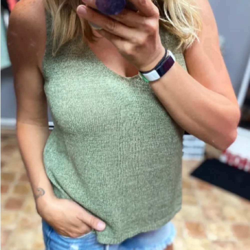 BOUTIQUE Scoop Neck Knit Sweater Tank NEW!